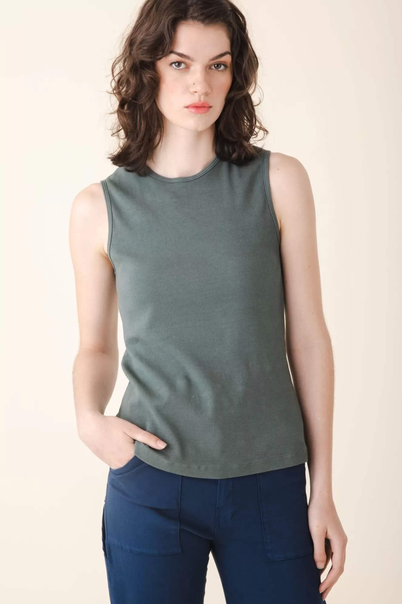 Fashion Sleeveless Crew In Cool Green Women Tops