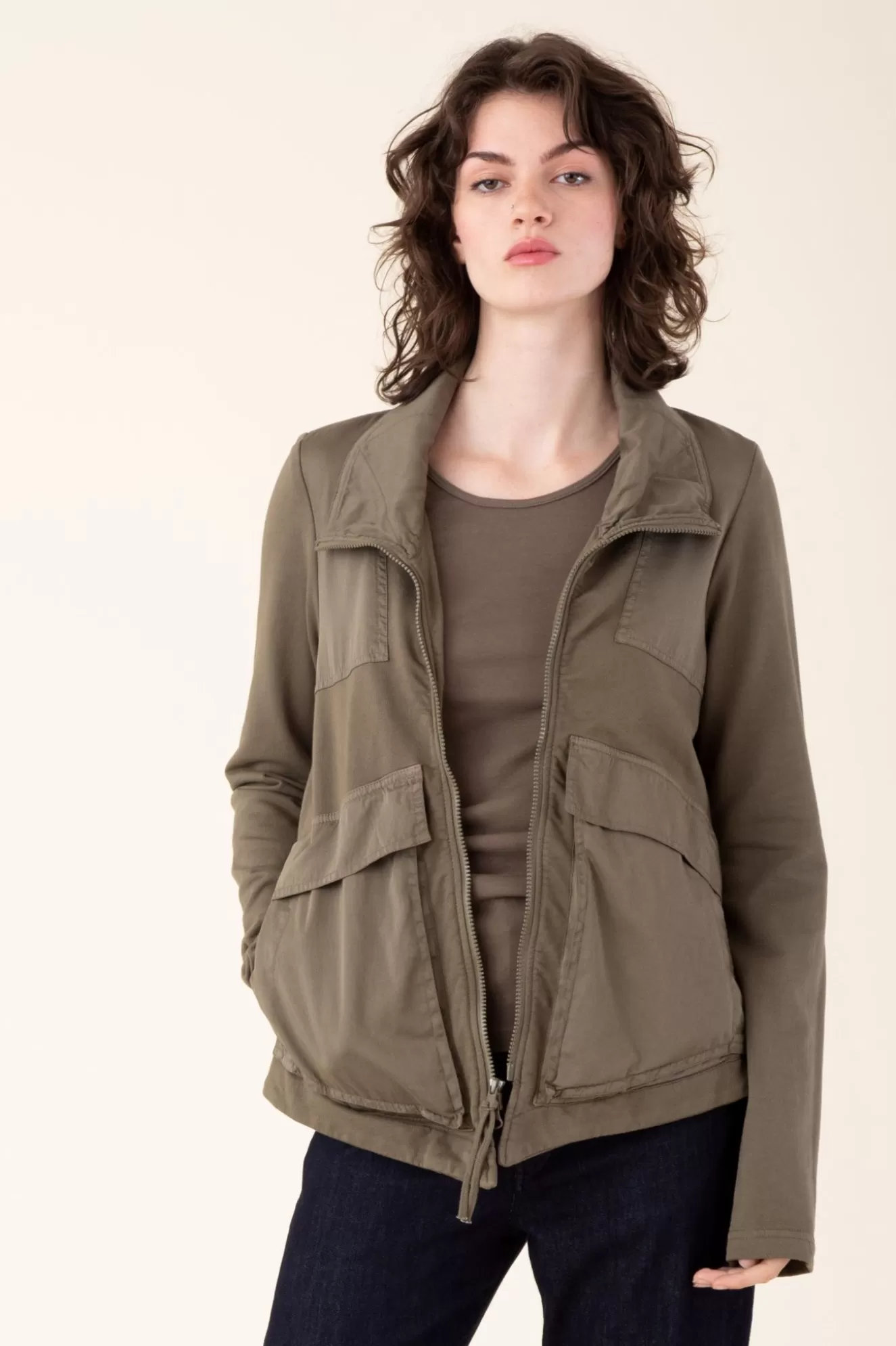 Cheap The Hunter In Army Women Outerwear